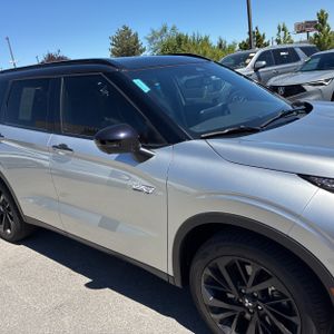 صورة مصغرة 13 لـ 2025 Mitsubishi OUTLANDER PHEV SEL BLACK EDITION