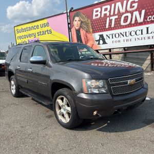2011 Chevrolet SUBURBAN LS 照片 12