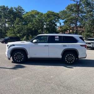 2025 Toyota SEQUOIA LIMITED photo 3