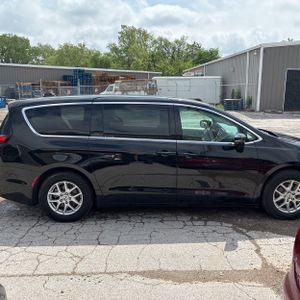 CHRYSLER PACIFICA TOURING L - 10