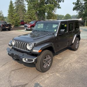 صورة 1 لـ 2025 JEEP WRANGLER SAHARA