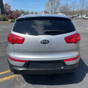 KIA SPORTAGE LX - 7