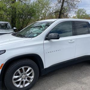 CHEVROLET TRAVERSE LS - 2