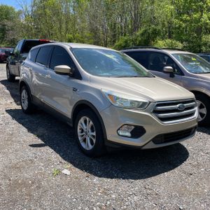FORD ESCAPE SE - 10