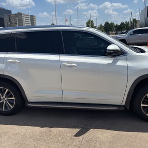 صورة مصغرة 11 لـ 2017 Toyota HIGHLANDER XLE