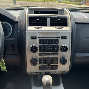 2010 FORD ESCAPE XLT 照片 36