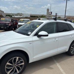 صورة 2 لـ 2024 AUDI Q5 QUATTRO S LINE PREM PLUS 45 TFSI