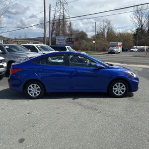 HYUNDAI ACCENT GLS - 10