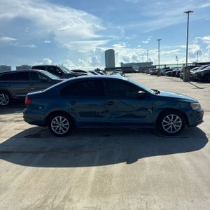 صورة 10 لـ 2015 Volkswagen JETTA 1.8T SE