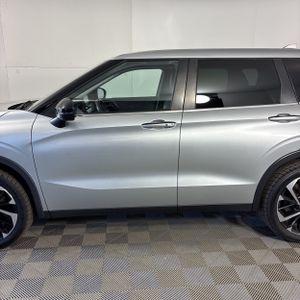 MITSUBISHI OUTLANDER SE 2.5 S-AWC - 4