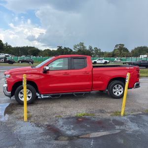 2020 Chevrolet SILVERADO 1500 LT photo 3