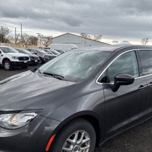 CHRYSLER VOYAGER LX - 2