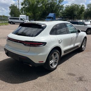 PORSCHE MACAN - 8