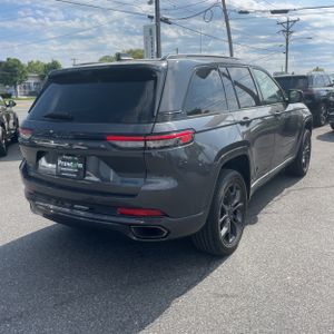 JEEP GRAND CHEROKEE 4XE 30TH ANNIVERSARY - 8