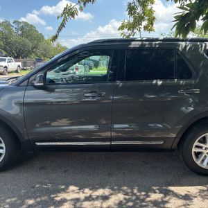 2016 FORD EXPLORER XLT 照片 4