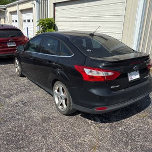 FORD FOCUS TITANIUM - 4