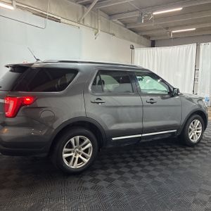 FORD EXPLORER XLT - 9