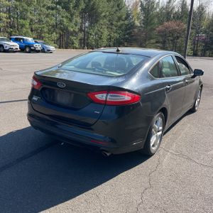 FORD FUSION SE - 8
