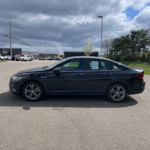 VOLKSWAGEN JETTA R-LINE - 3