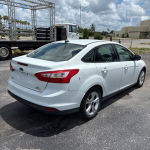 FORD FOCUS SE - 8