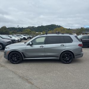 صورة 3 لـ 2024 BMW X7 M60I