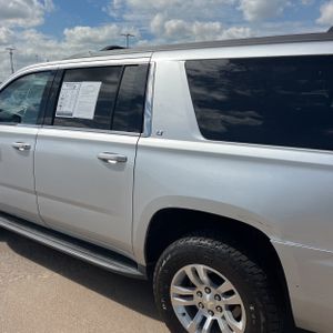 CHEVROLET SUBURBAN LT - 6