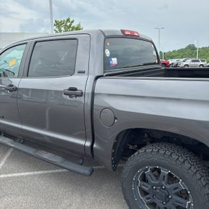 TOYOTA TUNDRA - 6
