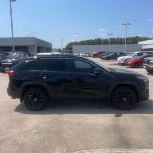 صورة 10 لـ 2023 Toyota RAV4 XLE PREMIUM