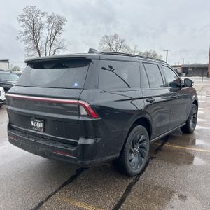 LINCOLN NAVIGATOR RESERVE - 8