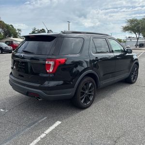 FORD EXPLORER XLT - 8