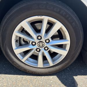 صورة مصغرة 17 لـ 2025 Toyota CAMRY LE