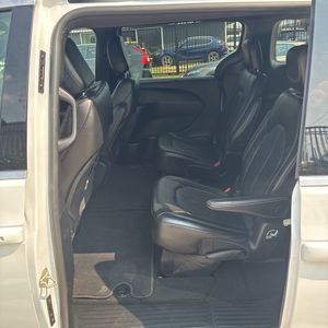 صورة 32 لـ 2025 Chrysler PACIFICA SELECT