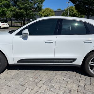 2022 Porsche MACAN BASE — фото 4