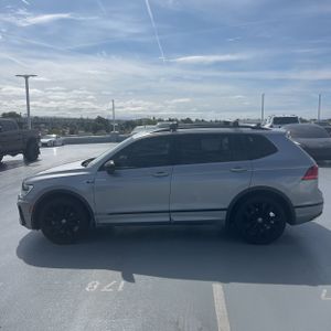 VOLKSWAGEN TIGUAN SE R-LINE BLACK - 3