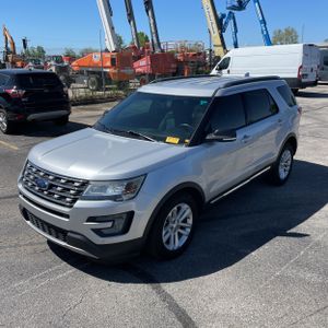 FORD EXPLORER XLT - 1