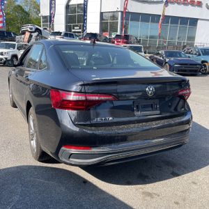 VOLKSWAGEN JETTA SE - 5