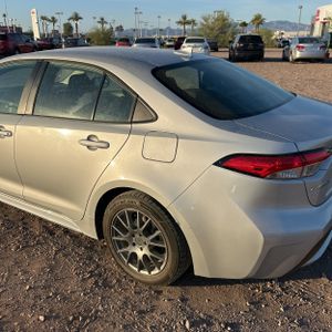 2021 Toyota COROLLA LE photo 6