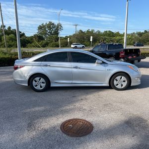 HYUNDAI SONATA HYBRID BASE - 10