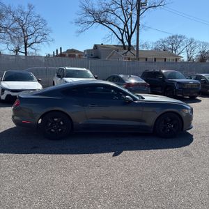 FORD MUSTANG V6 - 10