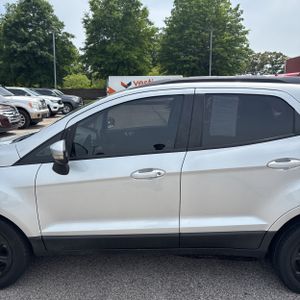 FORD ECOSPORT SE - 4