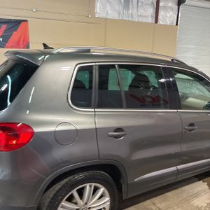 VOLKSWAGEN TIGUAN 2.0T S - 7