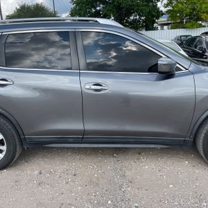 2019 Nissan ROGUE SV 照片 9