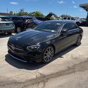 MERCEDES-BENZ E-CLASS - 1