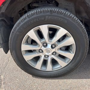 2016 Toyota TUNDRA LIMITED — миниатюра 17
