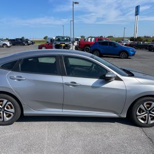 صورة مصغرة 11 لـ 2016 Honda CIVIC LX