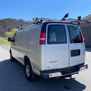 CHEVROLET EXPRESS 2500 - 5