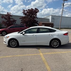 FORD FUSION HYBRID SE - 3
