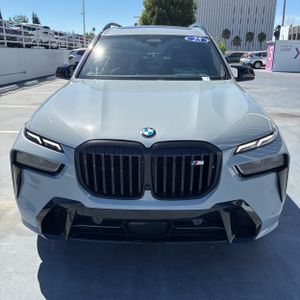 صورة 10 لـ 2025 BMW X7 M60I