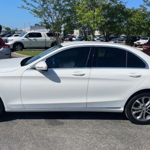 صورة 4 لـ 2015 Mercedes-BENZ C-CLASS