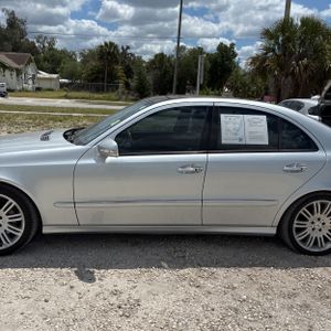 MERCEDES-BENZ E-CLASS - 4